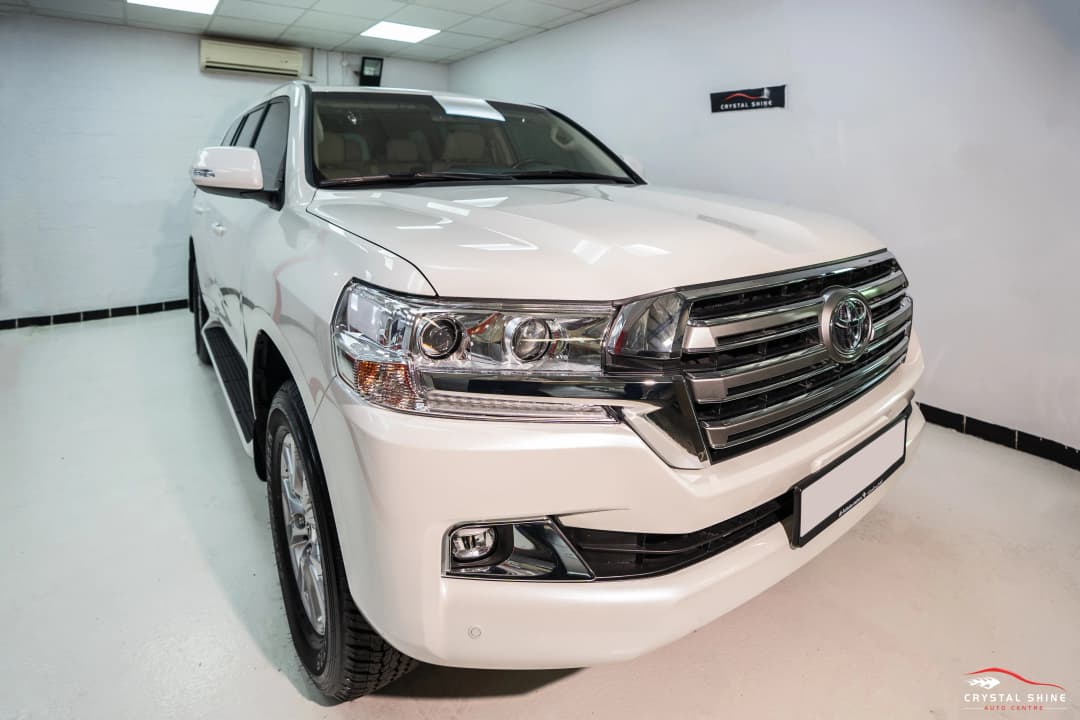 Toyota Land Cruiser – White Interior Premium Detailing